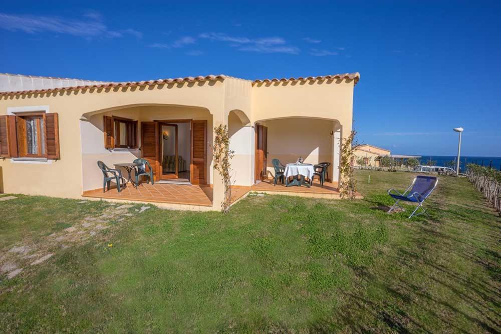 Residence Baia Sant Anna Con Piscina 타나우넬라 외부 사진
