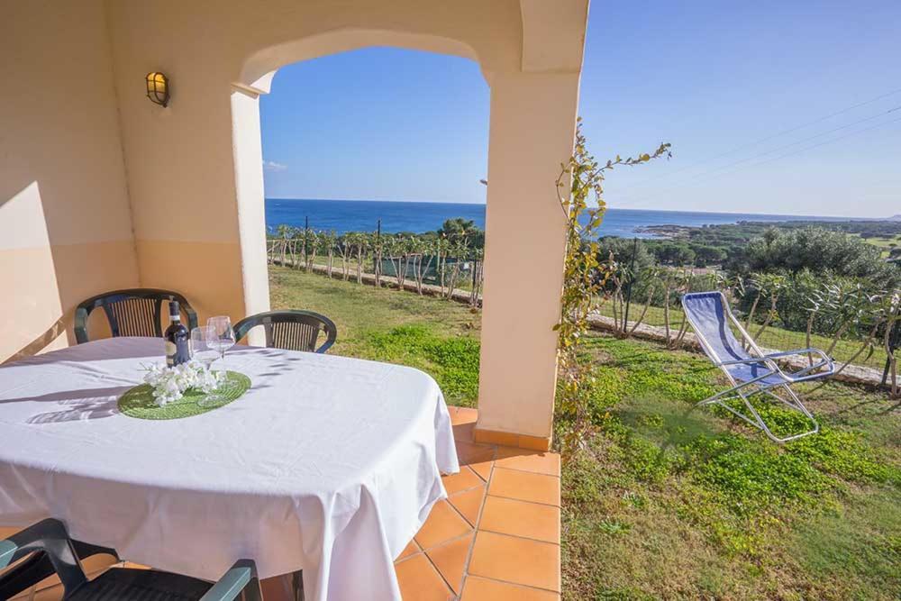 Residence Baia Sant Anna Con Piscina 타나우넬라 외부 사진