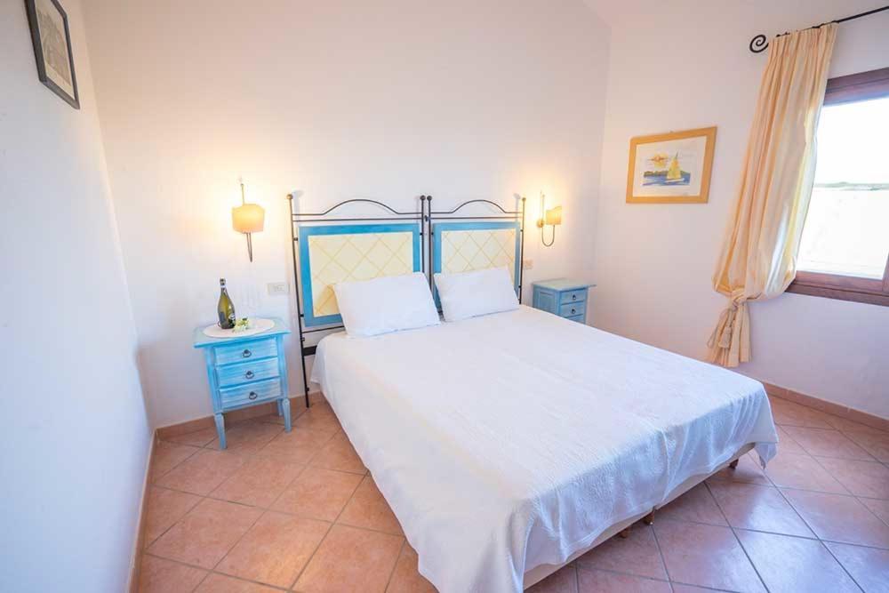 Residence Baia Sant Anna Con Piscina 타나우넬라 외부 사진