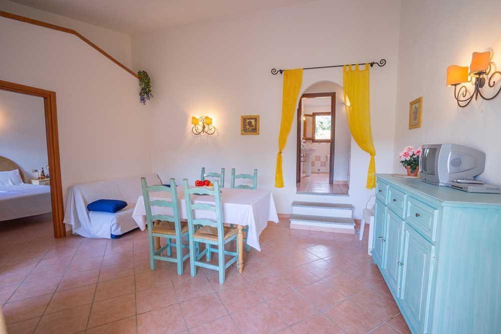 Residence Baia Sant Anna Con Piscina 타나우넬라 외부 사진