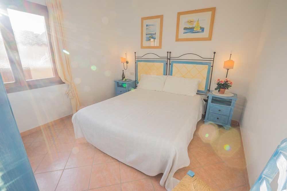 Residence Baia Sant Anna Con Piscina 타나우넬라 외부 사진
